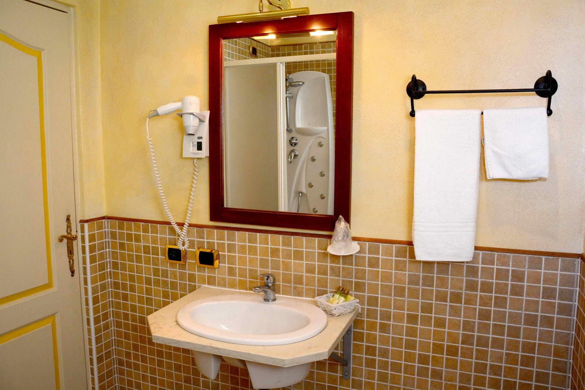 Albergo Dimora Storica Antica Hostelleria Crema Exteriér fotografie